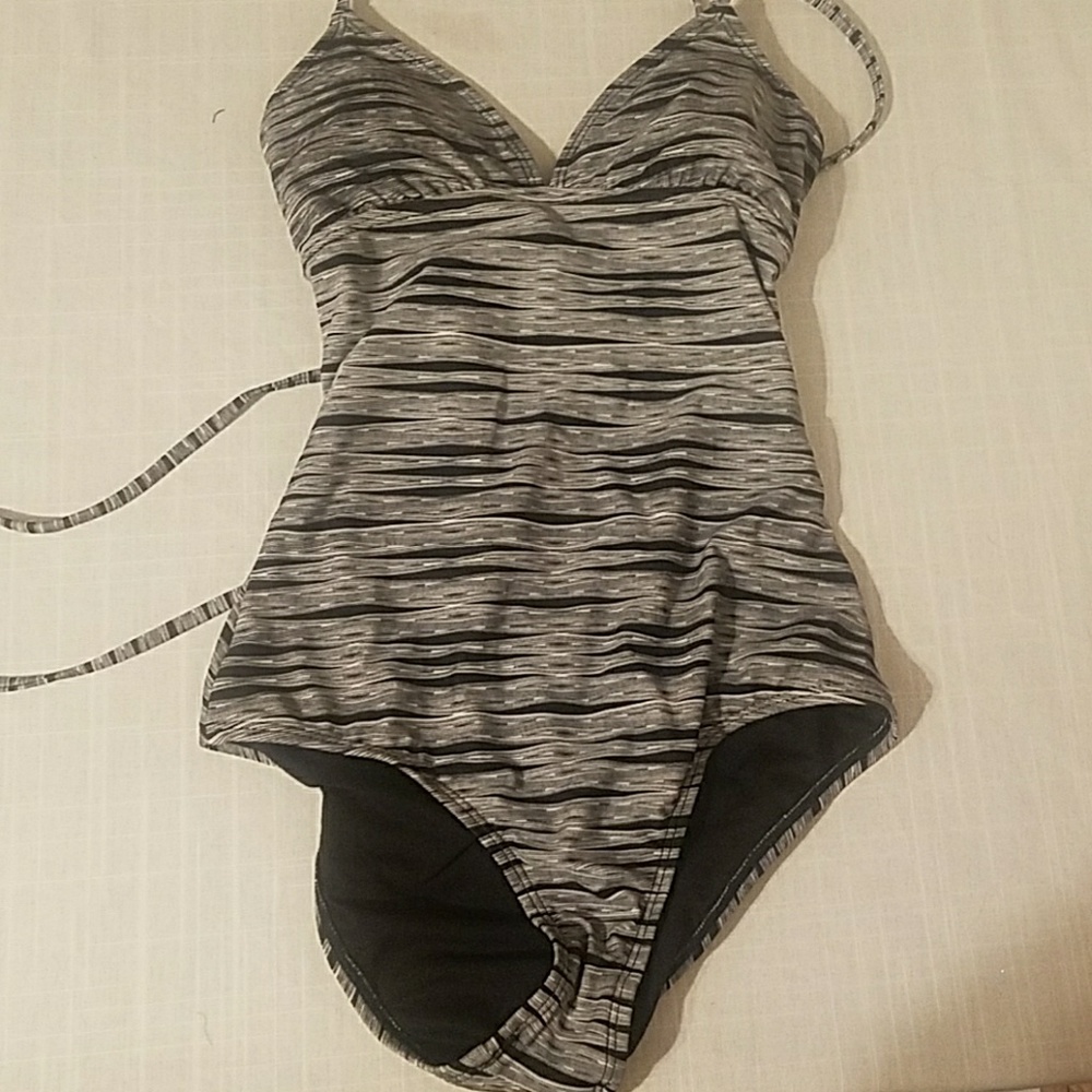 Athleta swimsuit sz xsmall